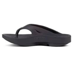 OOfos Unisex OOriginal Sandal - Black- Regular (D) -Optimal Shoe Store 1000BLK shot4 932x680 d8686cd2 6628 4c0f 8698 93c9182c8631
