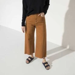 Birkenstock Arizona Suede Soft Footbed -Midnight- Medium/Narrow 7 Birkenstock Arizona Suede Soft Footbed -Midnight- Medium/Narrow -Optimal Shoe Store 1020716 f look f